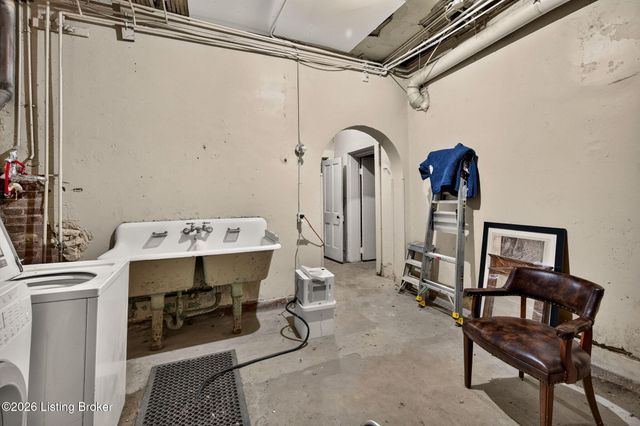 1460 S 3rd St, Louisville, KY 40208