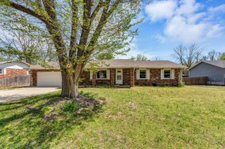 1024 South Oakland Avenue, Bolivar, MO 65613