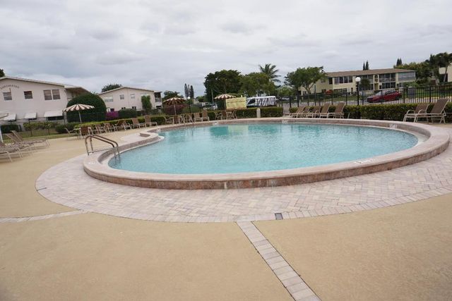 243 Canterbury K, West Palm Beach, FL 33417