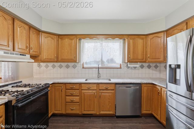 28800 Sibley Road, Huron Charter Township, MI 48174