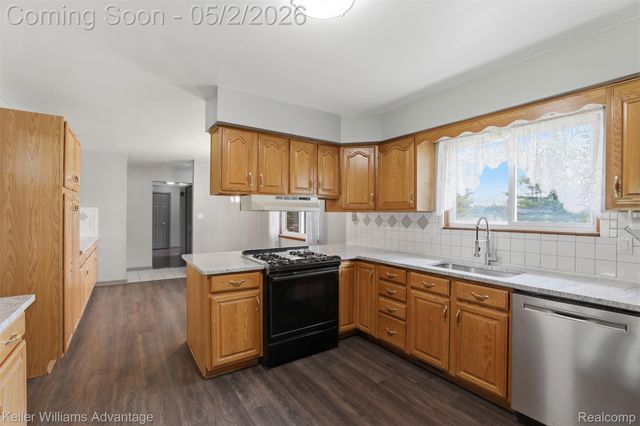 28800 Sibley Road, Huron Charter Township, MI 48174