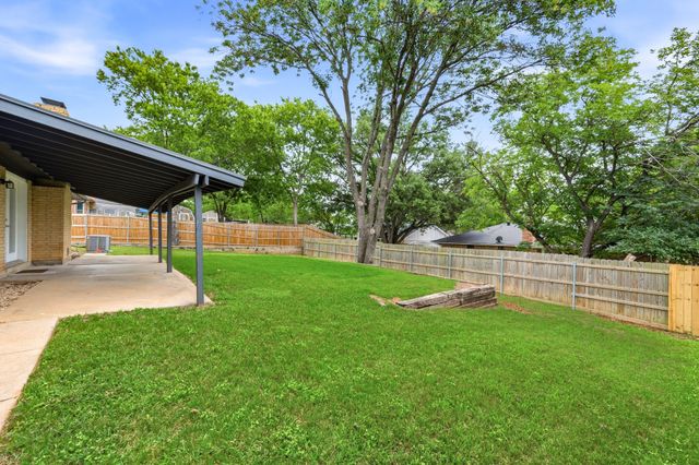 6748 Greenacres Drive, North Richland Hills, TX 76182