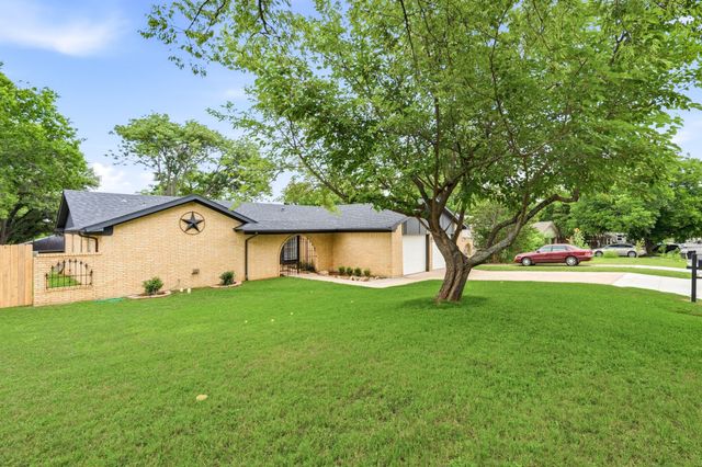 6748 Greenacres Drive, North Richland Hills, TX 76182