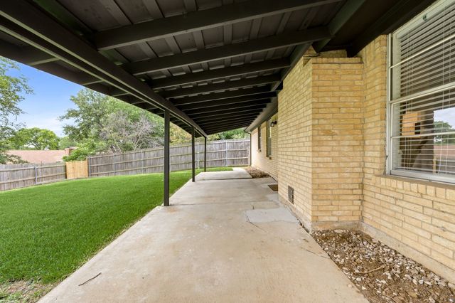 6748 Greenacres Drive, North Richland Hills, TX 76182