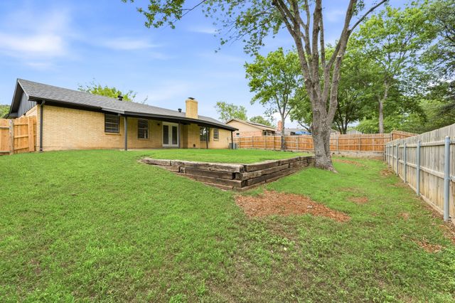 6748 Greenacres Drive, North Richland Hills, TX 76182