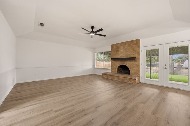 6748 Greenacres Drive, North Richland Hills, TX 76182