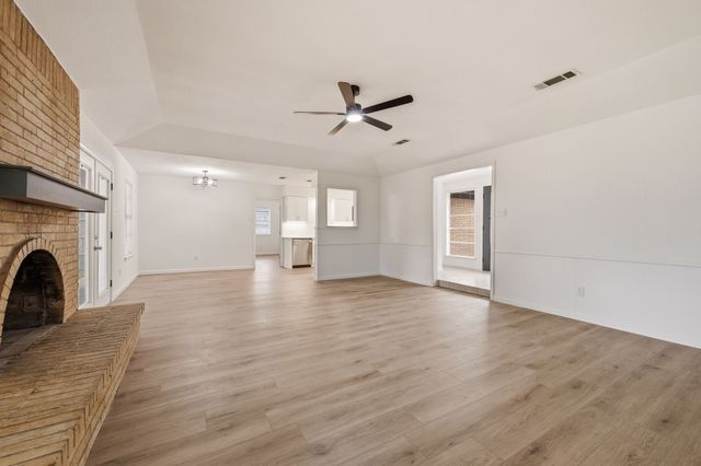 6748 Greenacres Drive, North Richland Hills, TX 76182