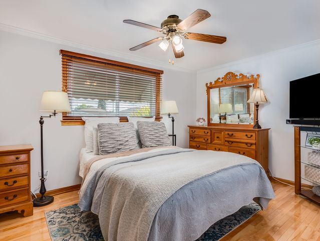 6235 S Rutherford Avenue, Chicago, IL 60638