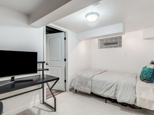 6235 S Rutherford Avenue, Chicago, IL 60638