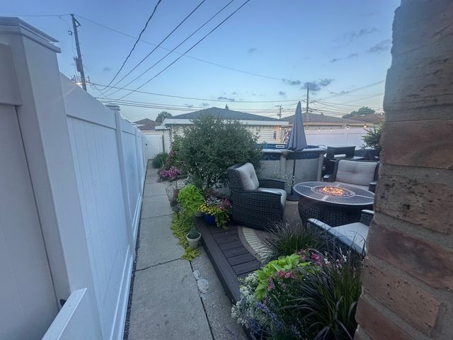 6235 S Rutherford Avenue, Chicago, IL 60638