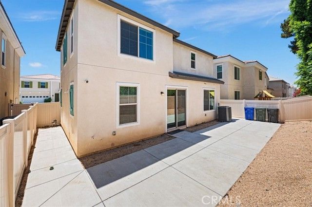 938 W Jasmine Way, Rialto, CA 92376