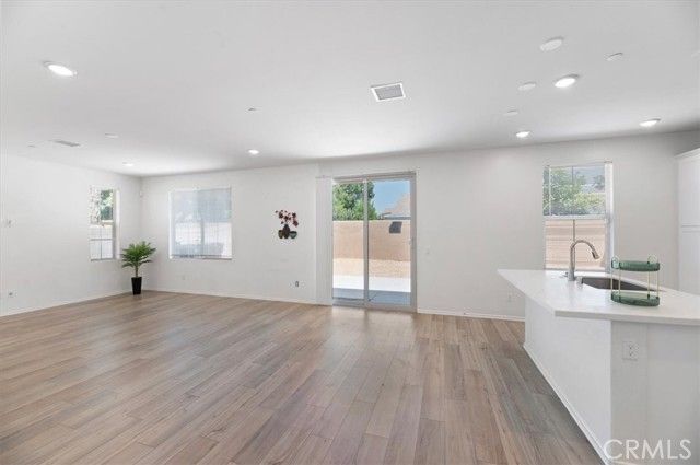 938 W Jasmine Way, Rialto, CA 92376