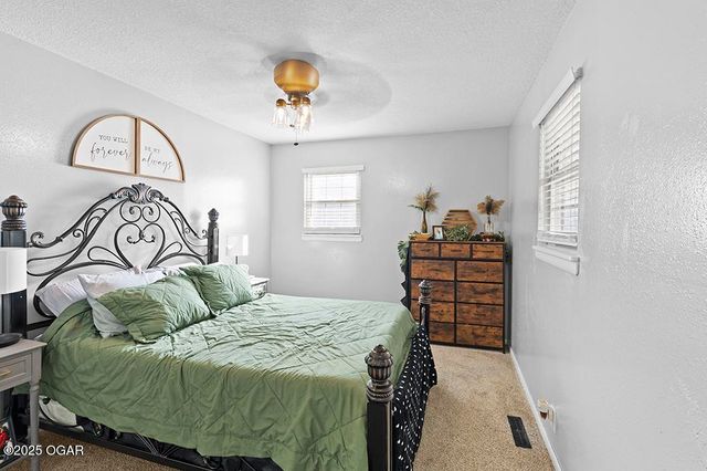 116 Rocky Lane, Carl Junction, MO 64834