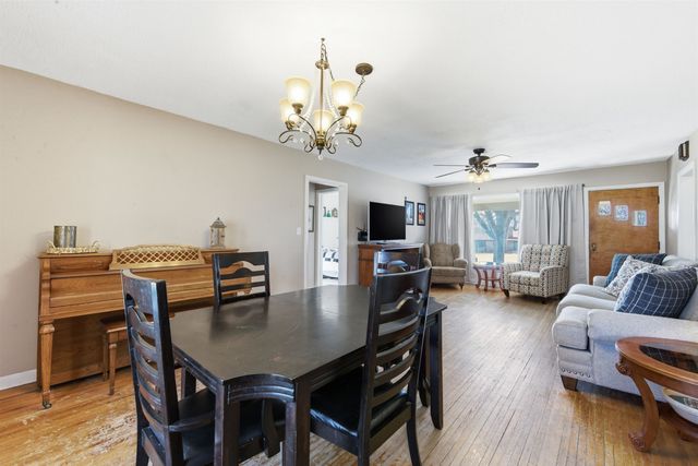 1606 Highland Dr, Augusta, KS 67010