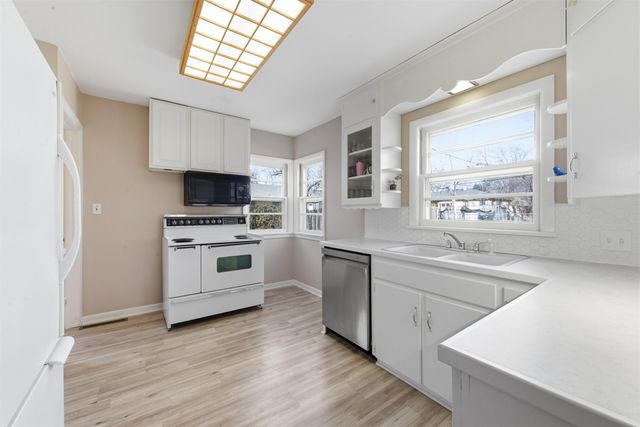 1606 Highland Dr, Augusta, KS 67010