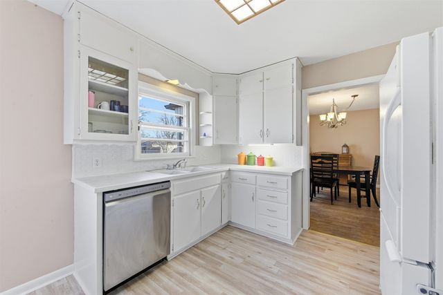 1606 Highland Dr, Augusta, KS 67010