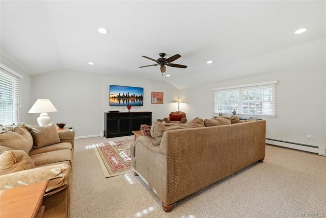 8 Kemswick Drive, Stony Brook, NY 11790