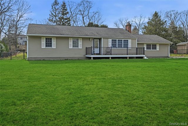 8 Kemswick Drive, Stony Brook, NY 11790