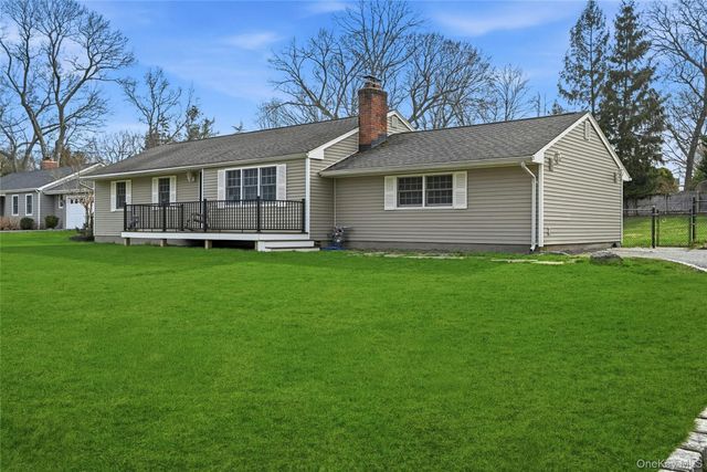 8 Kemswick Drive, Stony Brook, NY 11790