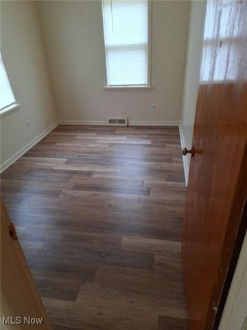 5650 Lafayette Avenue, Maple Heights, OH 44137