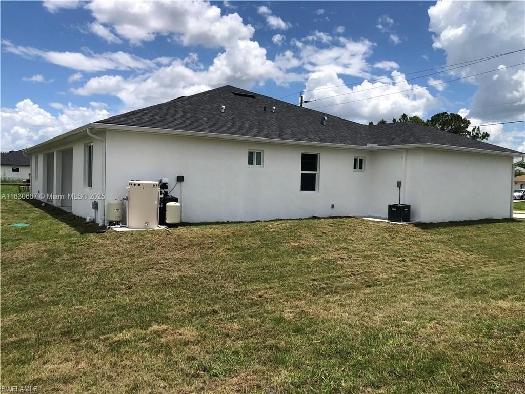4568/4570 Golfview BLVD, LEHIGH ACRES, FL 33973 — photo 3