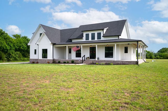 2075 Egypt Rd, Chapel Hill, TN 37034