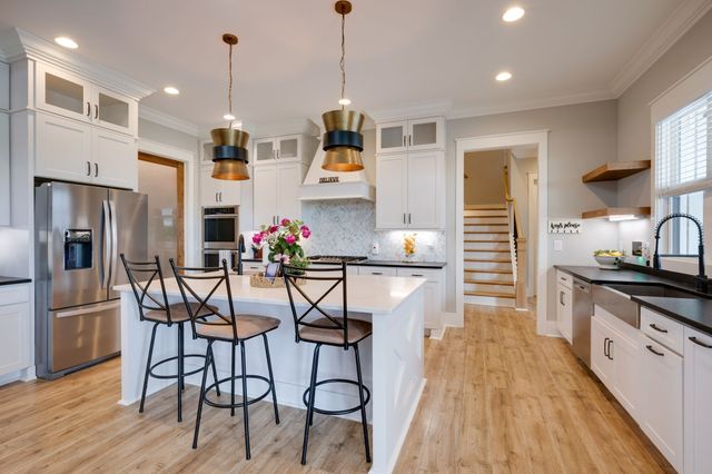 2075 Egypt Rd, Chapel Hill, TN 37034
