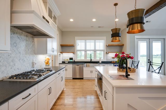 2075 Egypt Rd, Chapel Hill, TN 37034