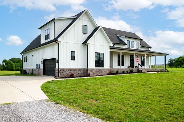 2075 Egypt Rd, Chapel Hill, TN 37034