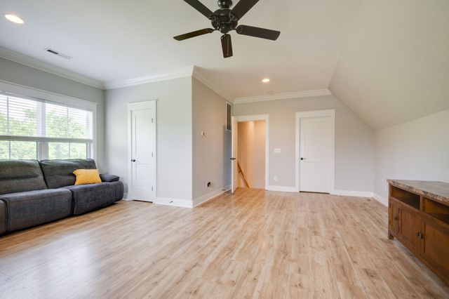 2075 Egypt Rd, Chapel Hill, TN 37034