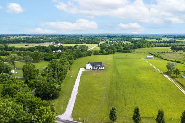 2075 Egypt Rd, Chapel Hill, TN 37034