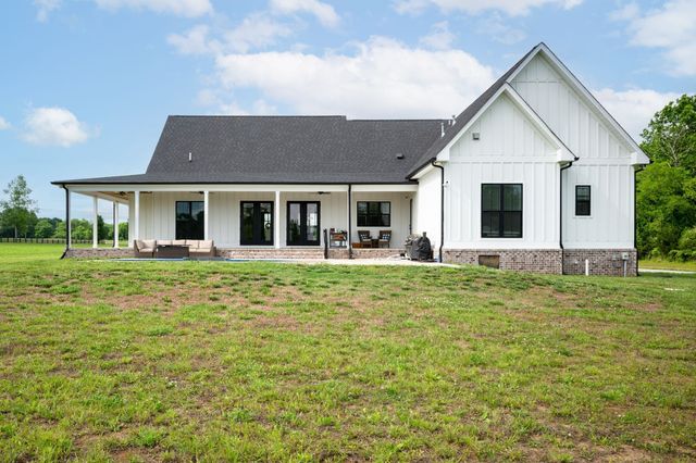 2075 Egypt Rd, Chapel Hill, TN 37034