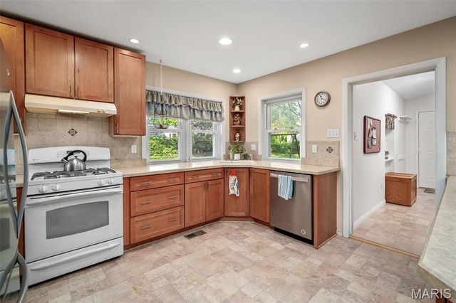 801 Fairdale Avenue, Rock Hill, MO 63119