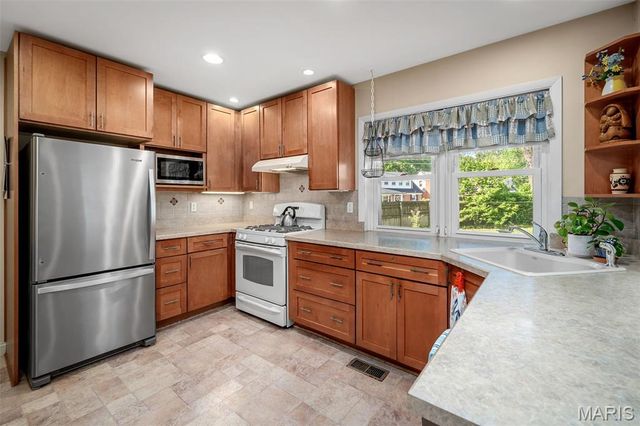 801 Fairdale Avenue, Rock Hill, MO 63119