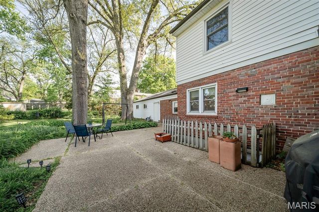 801 Fairdale Avenue, Rock Hill, MO 63119
