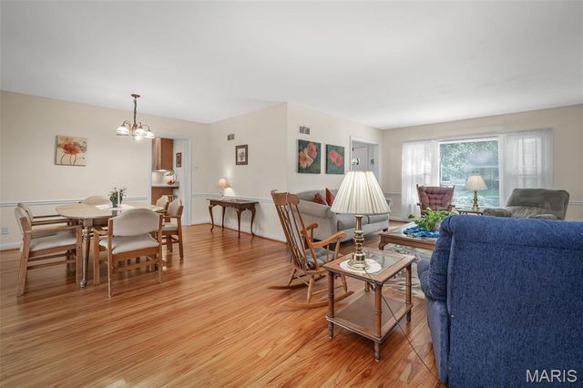 801 Fairdale Avenue, Rock Hill, MO 63119