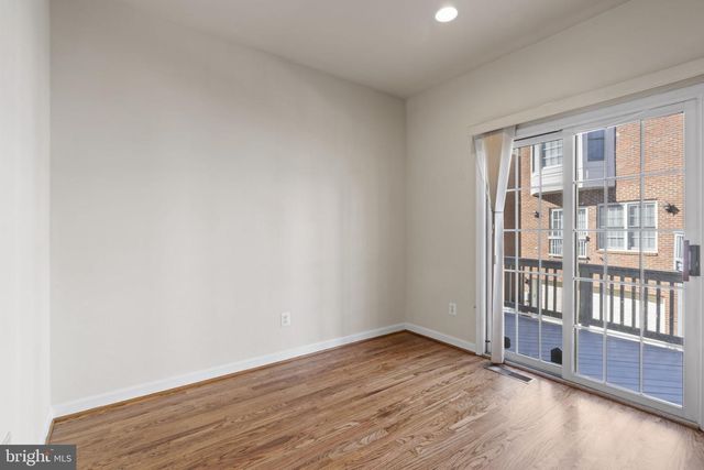 8882 ASHGROVE HOUSE LN, Vienna, VA 22182