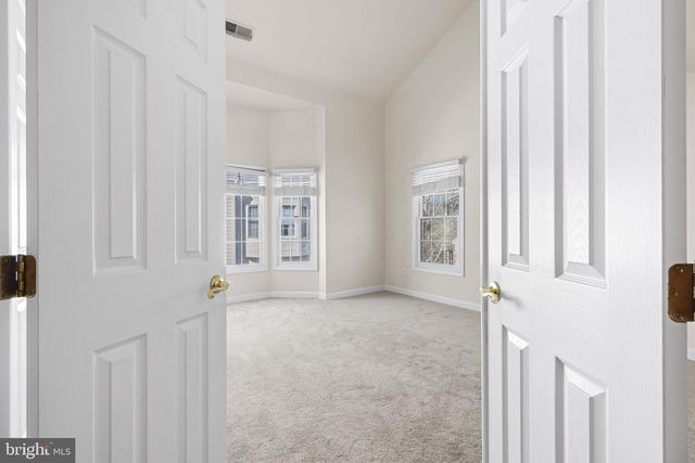 8882 ASHGROVE HOUSE LN, Vienna, VA 22182