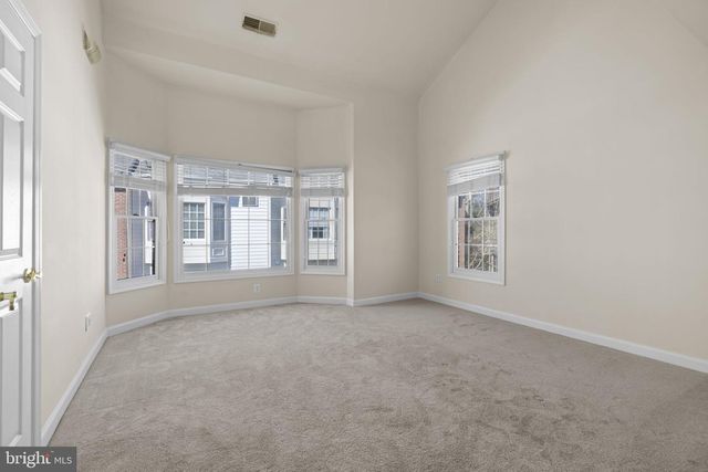 8882 ASHGROVE HOUSE LN, Vienna, VA 22182