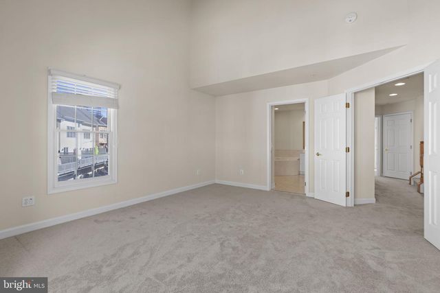 8882 ASHGROVE HOUSE LN, Vienna, VA 22182