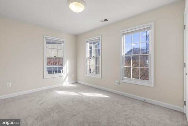 8882 ASHGROVE HOUSE LN, Vienna, VA 22182