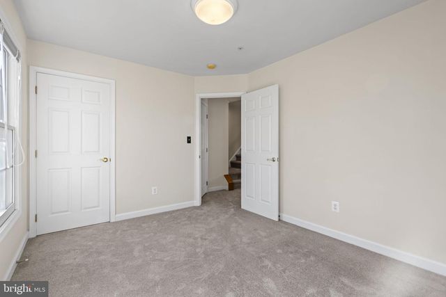 8882 ASHGROVE HOUSE LN, Vienna, VA 22182