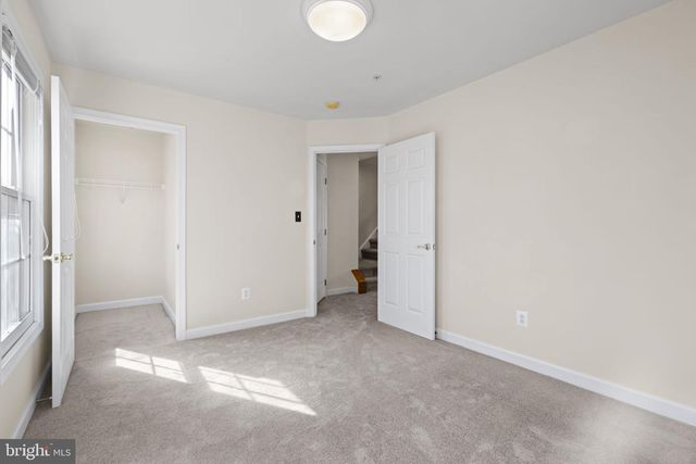 8882 ASHGROVE HOUSE LN, Vienna, VA 22182