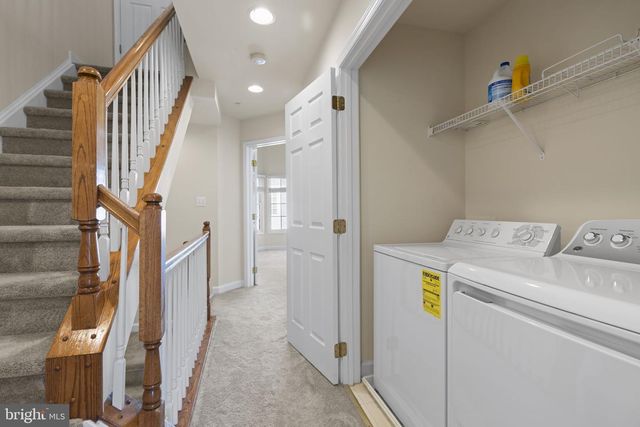 8882 ASHGROVE HOUSE LN, Vienna, VA 22182