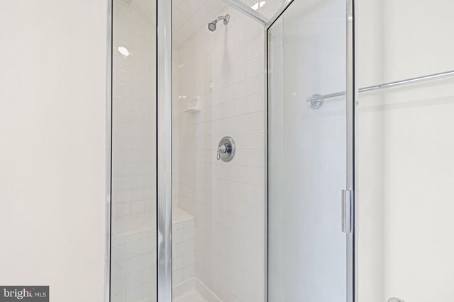 8882 ASHGROVE HOUSE LN, Vienna, VA 22182