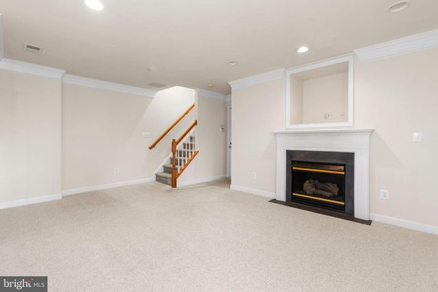 8882 ASHGROVE HOUSE LN, Vienna, VA 22182