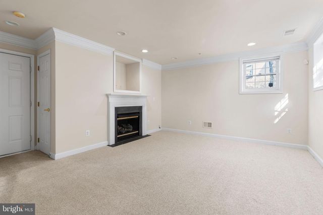 8882 ASHGROVE HOUSE LN, Vienna, VA 22182