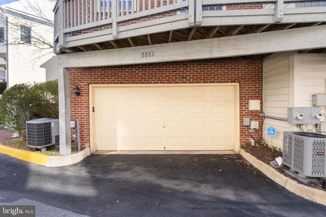 8882 ASHGROVE HOUSE LN, Vienna, VA 22182