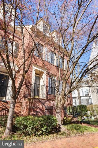 8882 ASHGROVE HOUSE LN, Vienna, VA 22182