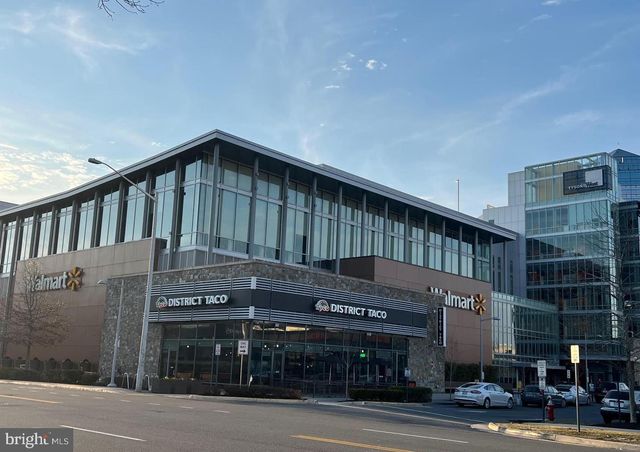 8882 ASHGROVE HOUSE LN, Vienna, VA 22182